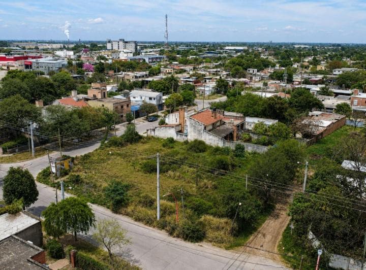 Lote Esquina Sobre Av Moreno Sur - 5