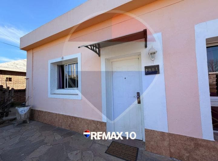 Se Vende Casa 2 Dorm. Buena Ubicación - 2