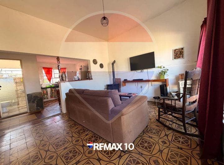 Se Vende Casa 2 Dorm. Buena Ubicación - 4