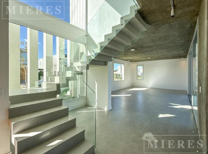 Casa en Venta Sobre Lote Interno en Carpinchos, Nordelta. - 4