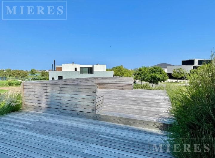 Departamento con Jardin y Pileta Propia en Venta en El Yoo 4, Nordelta - 4