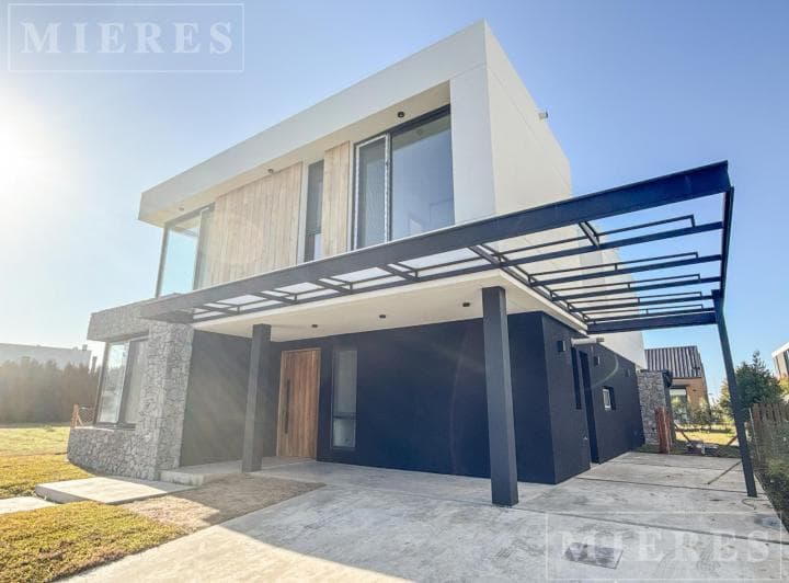 Casa a Estrenar en Venta en Los Castaños, Nordelta - 5