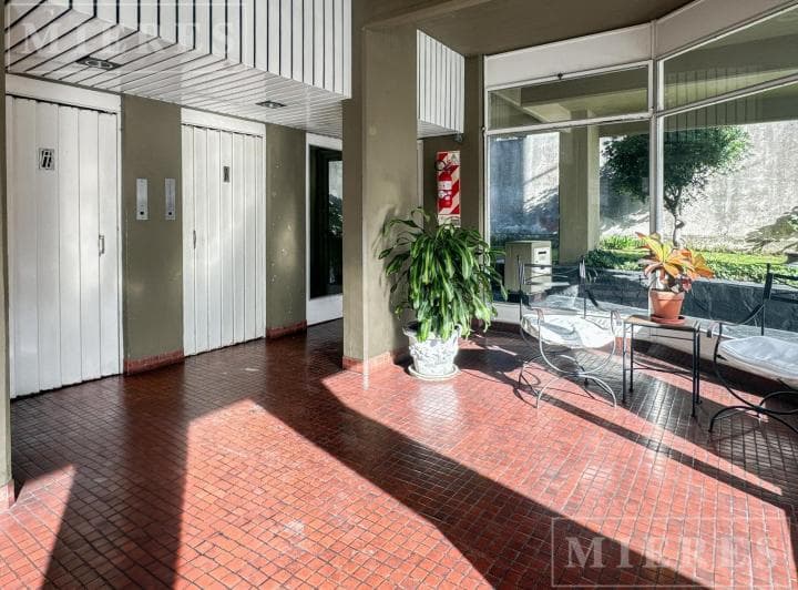 Muy Lindo Departamento en El Centro de San Isidro con Increíbles Vistas Abiertas en Venta - 2