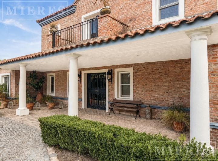 Impecable Casa en Venta en Martindale Al Driving - 5