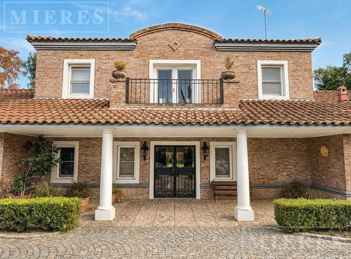 Impecable Casa en Venta en Martindale Al Driving - 4