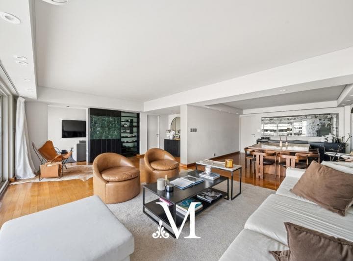 Venta - Piso Categoria - Av Libertador y Ocampo - Balcon Terraza. Privado - Palermo Chico - Cochera Fija - 3