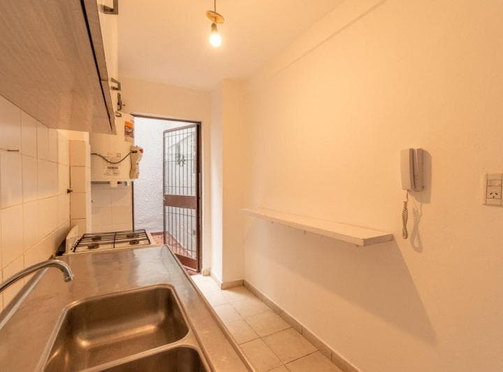 Venta Depto. 3 Amb con Patio, Cochera San Isidro Centro - 2
