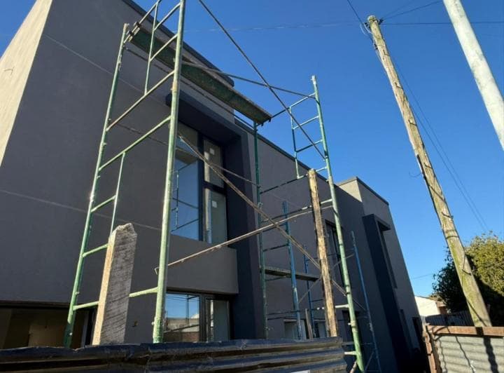 Duplex de 2 Ambientes y Medio con Cochera a Estrenar. Villa Primera - 5