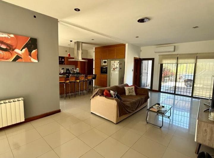 Venta Hermosa Casa en Rodeo del Medio - 3