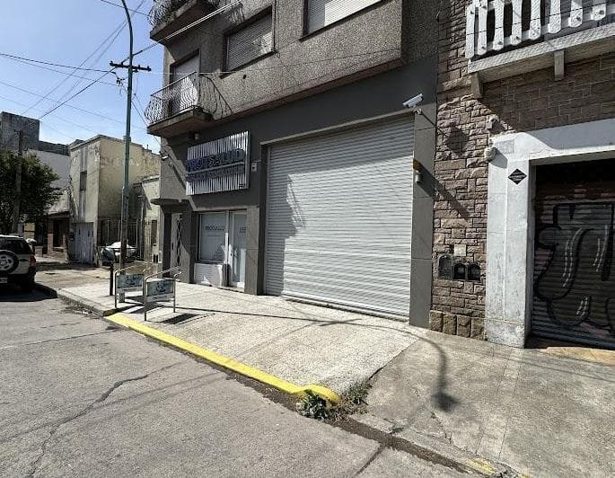 Local con Deposito en Venta en Barrio San Juan - 2