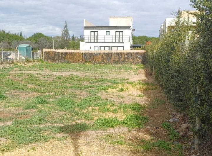 Venta: Terreno en B° Cinco Soles - (Frente Plaza) - Cinco Saltos (Rn) - 3