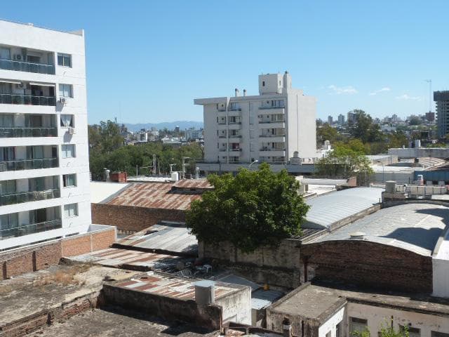 1 Dormitorio C/balcón 5º Piso! Esquiú Al 400 Barrio General Paz - 2