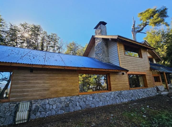 Venta de Casa con Vista Al Lago Nahuel Huapi - 3
