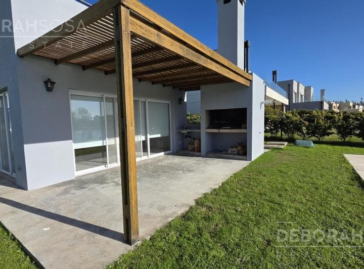 Casa en Venta en El Canton Norte a La Laguna con Piscina - 3