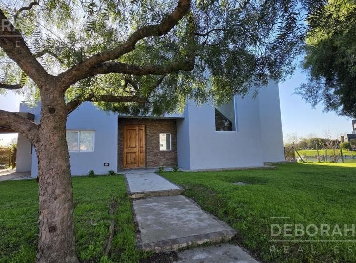 Casa en Venta en El Canton Norte a La Laguna con Piscina - 2