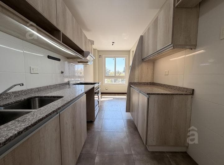 Departamento en Villa Ballester - Venta - Tres Ambientes C/ Cochera - Céntrico. - 2
