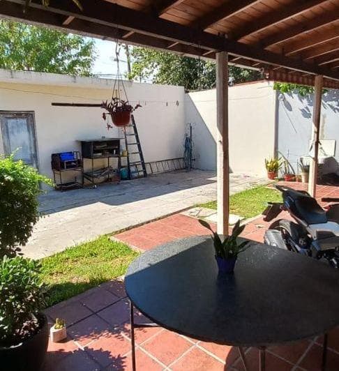 Casa en Esquina C/ Galería, Lote 217 m² Berazategui Oeste - 3