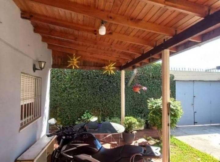 Casa en Esquina C/ Galería, Lote 217 m² Berazategui Oeste - 4