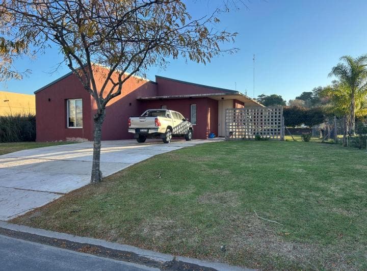 Casa Luminosa en Venta con Piscina, Jardin, Parrilla 3 Dorm. Canton Norte - 3