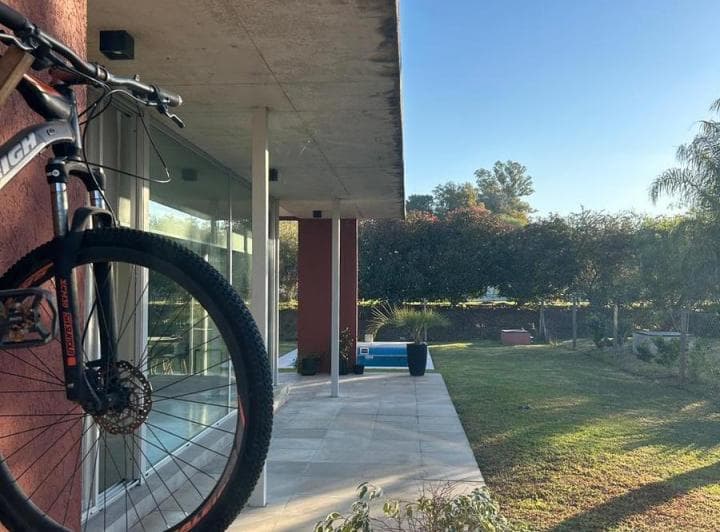 Casa Luminosa en Venta con Piscina, Jardin, Parrilla 3 Dorm. Canton Norte - 5
