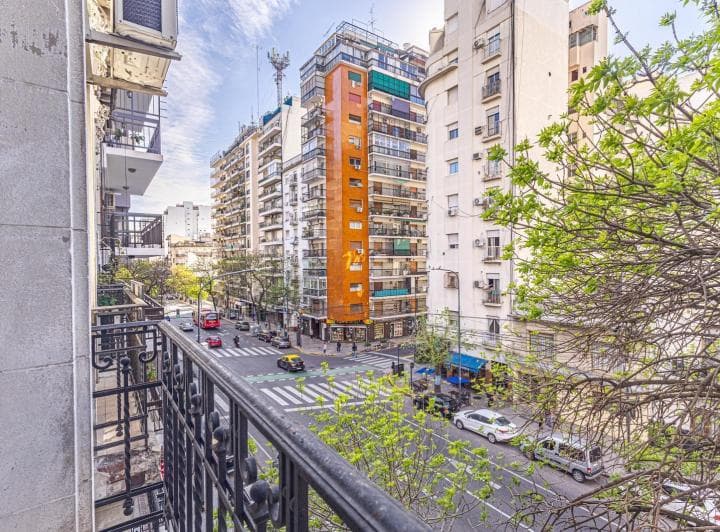 Departamento de 7 Ambientes Apto Profesional en Venta en Almagro - 3