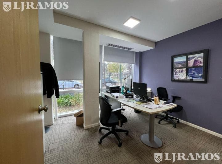 Alquiler de Oficina de 197 m² en Dardo Rocha - 5