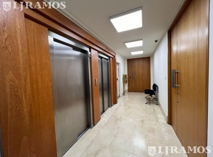 Alquiler de Oficina de 197 m² en Dardo Rocha - 3