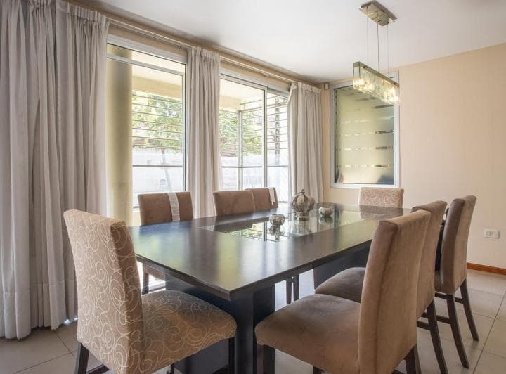 Venta Departamento 3 Dorm. - Piso Exclusivo - con Cochera Cubierta y Quincho. - 2