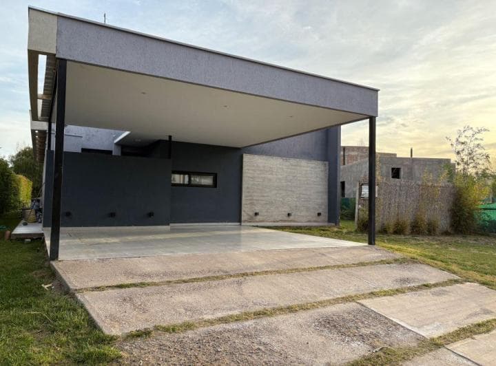 Casa en Venta C/ Cochera en Carrodilla - 2