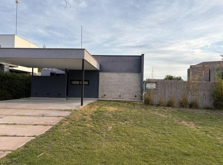 Casa en Venta C/ Cochera en Carrodilla - 3