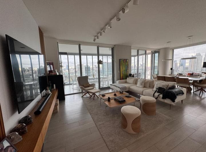 Sls Torre II 4 Ambientes Cochera y Baulera Piso Alto - Puerto Madero - 3