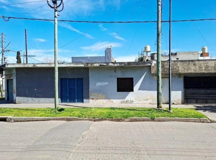 Vivienda con Local Comercial Sobre Lote Propio en Esquina Laferrere - 3
