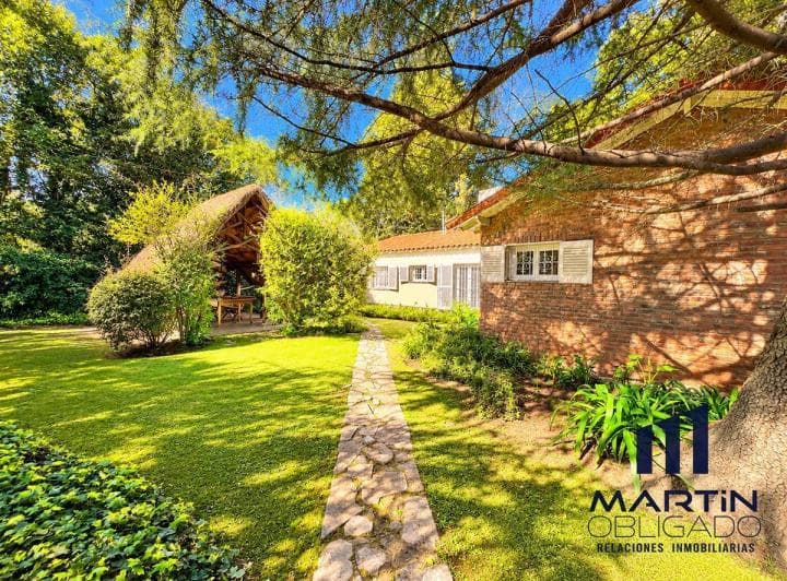 Casa en Venta en Barrio Residencial El Tato | Gran Lote de 1.220 m² | Excelente Entorno Residencial - 3