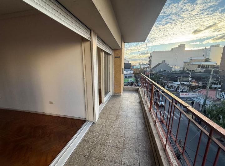 Venta 3 Departamentos Terraza Privada Castelar - 2