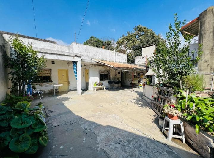 Casa a Refaccionar en Venta en Martinez - 3