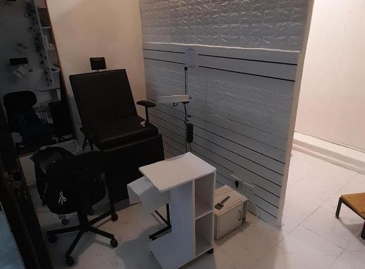Oportunidad en Flores 2 Locales en Galería Center, Sobre Av Rivadavia (Precio por Local) - 2