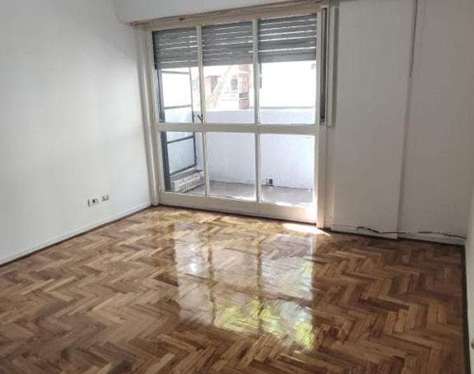 Departamento de 3 Ambientes y Dependencia Al Frente con Balcón - 3