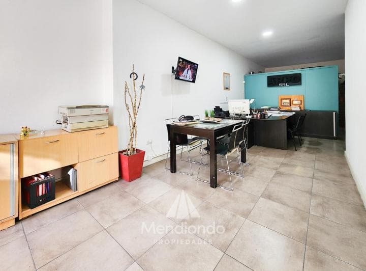 Local / Oficina con Baño + Depto 2 Amb. o Depósito 100 m² Totales - San Jose - 2