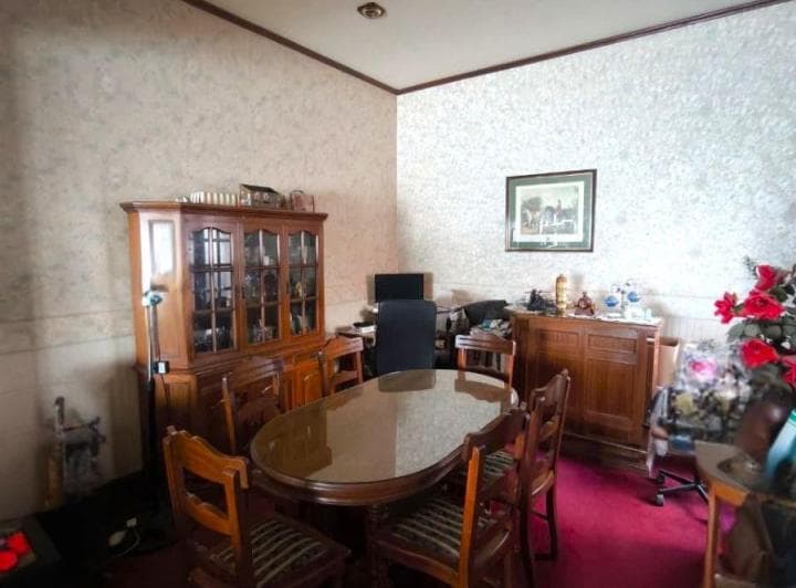 Casa de 4 Ambientes con Lote Propio, Cochera y Terraza en Liniers - 2