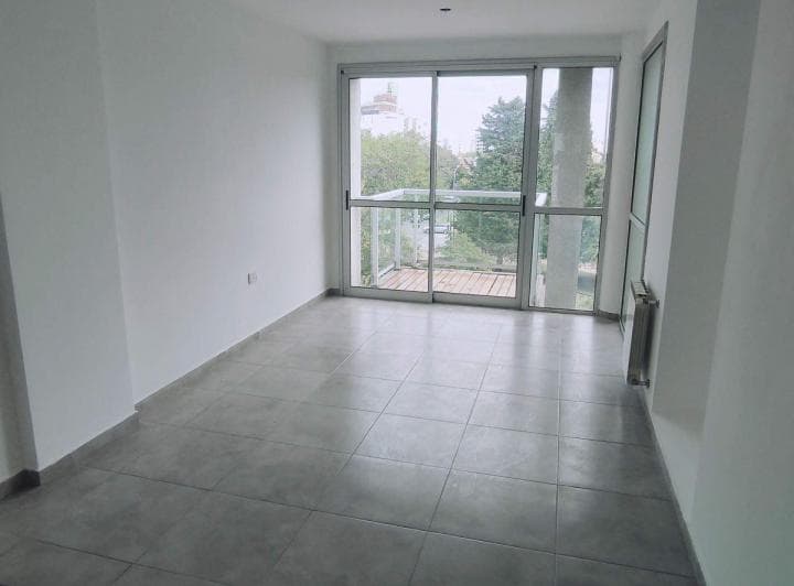 Venta Departamento 2 Dorm. Frente a Plaza Olazabal, 7 y 38. - 2