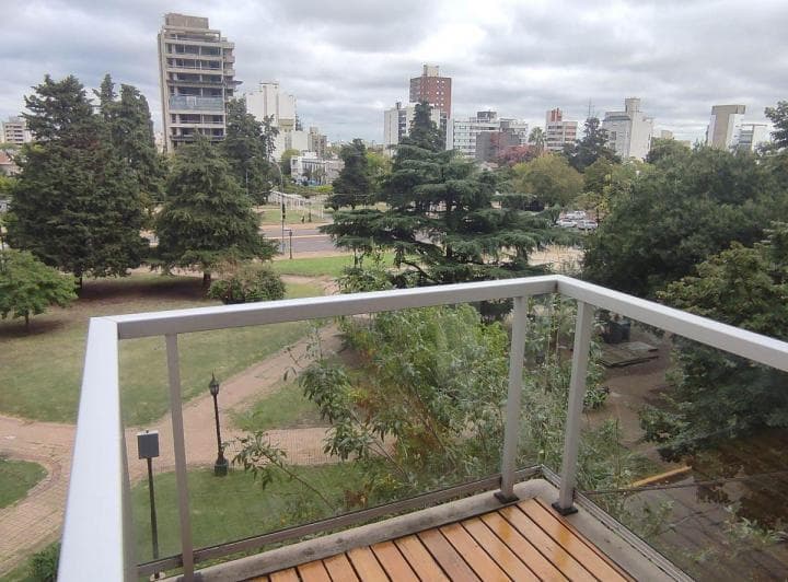 Venta Departamento 2 Dorm. Frente a Plaza Olazabal, 7 y 38. - 4