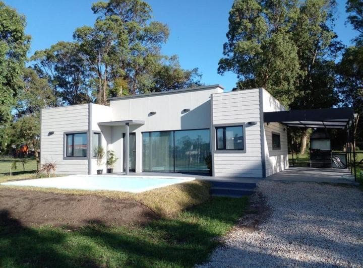 Casa con Pileta y Gran Parque en Barrio Cerrado La Aurelia - 2