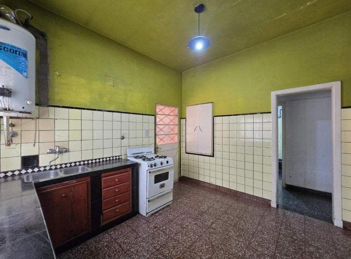 Casa 4 Ambientes en Venta en Lanus Cochera - 4