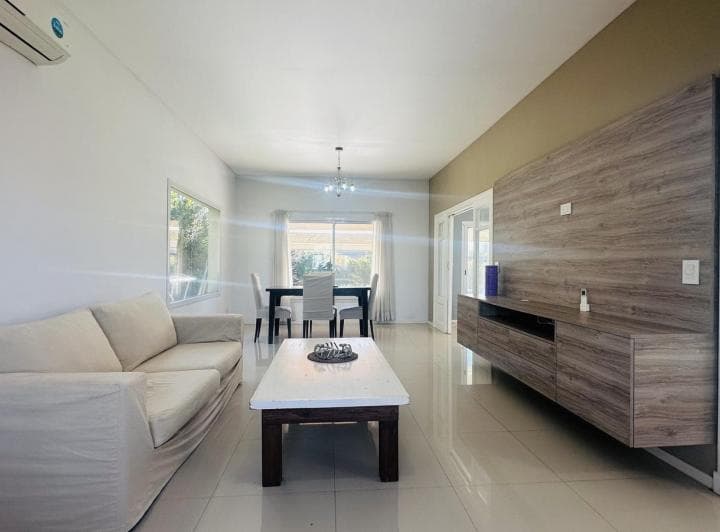 Casa 4 Ambientes con Piscina - Barrio Santa Guadalupe - 4