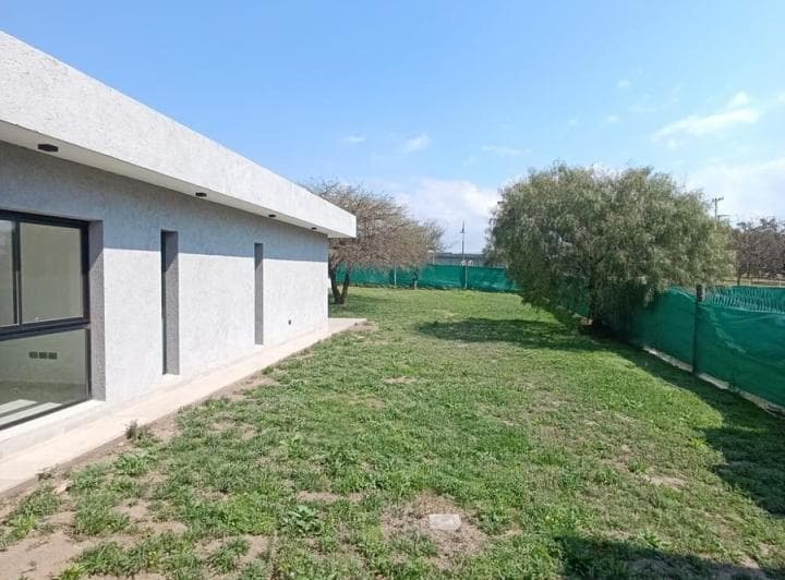 Casa en Venta en Las Cañitas Barrio Privado de 2 Dorm. - 3