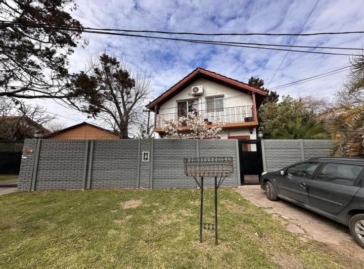 Venta de Casa Multifamiliar con Pileta en Barrio Montecarlo del Viso Pilar - 4