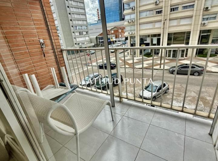 Apartamento 1 Dormitorio con Terraza y Vista Al Puerto - 4