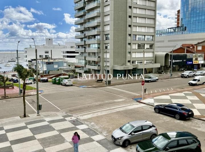 Apartamento 1 Dormitorio con Terraza y Vista Al Puerto - 5