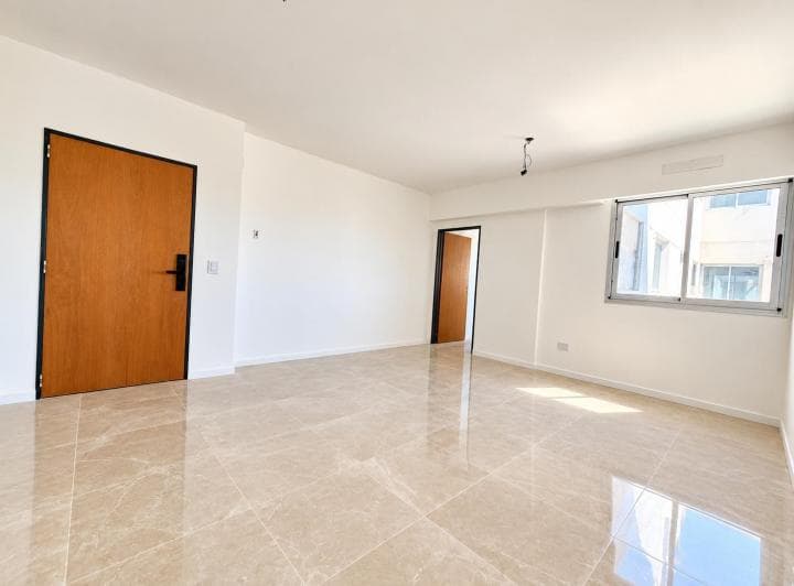Venta Departamento Dos Amb con Balcon | Zona Barrio Naon - 2
