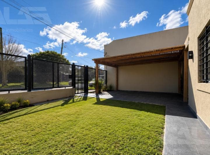 Casa 4 Ambientes - 3 Dorm. - 2 Baños - Parque - Pileta - Ituzaingó Sur - 4